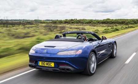 2020 Mercedes-AMG GT S Roadster (UK-Spec) Rear Three-Quarter Wallpapers 450x275 (13)