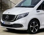 2020 Mercedes-Benz EQV 300 (Color: Mountain Crystal White Metallic) Front Three-Quarter Wallpapers 150x120 (24)