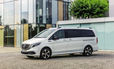 2020 Mercedes-Benz EQV 300 (Color: Mountain Crystal White Metallic) Front Three-Quarter Wallpapers 450x275 (17)