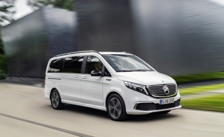 2020 Mercedes-Benz EQV 300 (Color: Mountain Crystal White Metallic) Front Three-Quarter Wallpapers 450x275 (3)