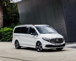 2020 Mercedes-Benz EQV 300 (Color: Mountain Crystal White Metallic) Front Three-Quarter Wallpapers 150x120 (14)