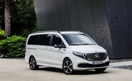 2020 Mercedes-Benz EQV 300 (Color: Mountain Crystal White Metallic) Front Three-Quarter Wallpapers 450x275 (14)