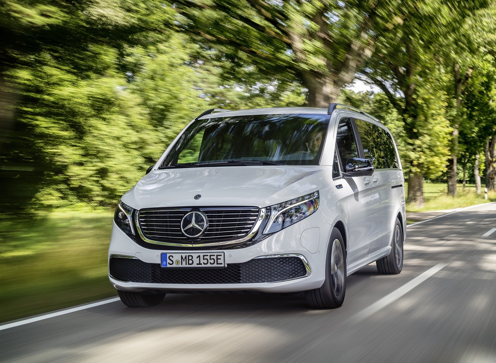 2020 Mercedes-Benz EQV 300 (Color: Mountain Crystal White Metallic) Front Wallpapers (6)