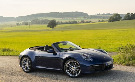2020 Porsche 911 Carrera Cabriolet (Color: Gentian Blue Metallic) Front Three-Quarter Wallpapers 450x275 (24)