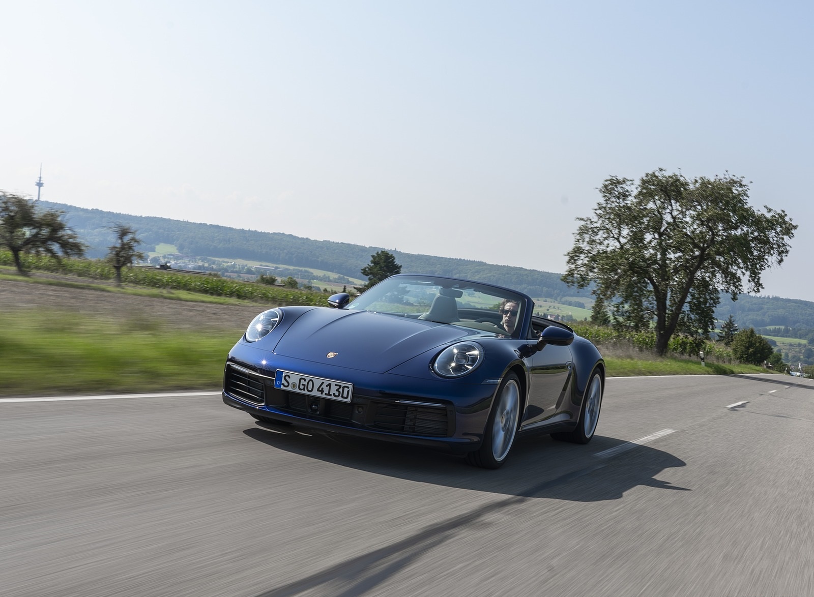 2020 Porsche 911 Carrera Cabriolet (Color: Gentian Blue Metallic) Front Three-Quarter Wallpapers #12 of 61
