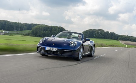 2020 Porsche 911 Carrera Cabriolet (Color: Gentian Blue Metallic) Front Three-Quarter Wallpapers 450x275 (14)