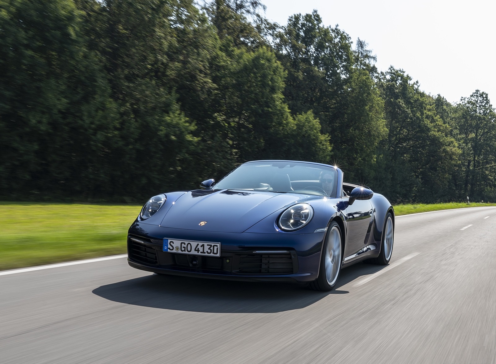 2020 Porsche 911 Carrera Cabriolet (Color: Gentian Blue Metallic) Front Wallpapers #19 of 61
