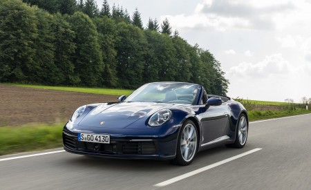 2020 Porsche 911 Carrera Cabriolet (Color: Gentian Blue Metallic) Front Wallpapers 450x275 (4)