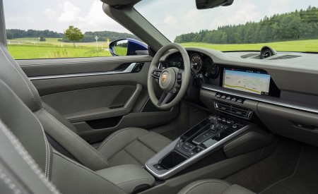 2020 Porsche 911 Carrera Cabriolet (Color: Gentian Blue Metallic) Interior Wallpapers 450x275 (47)