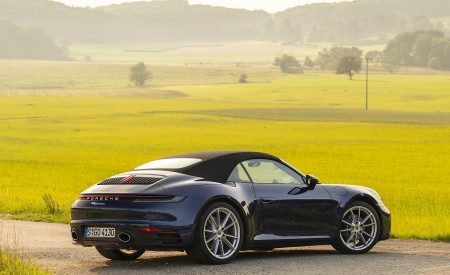 2020 Porsche 911 Carrera Cabriolet (Color: Gentian Blue Metallic) Rear Three-Quarter Wallpapers 450x275 (40)