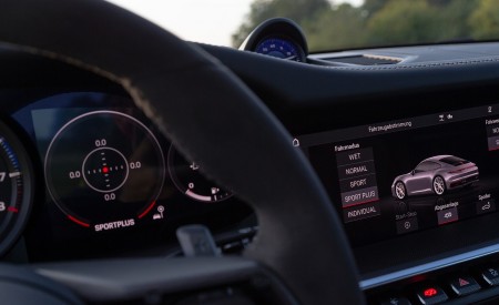 2020 Porsche 911 Carrera Coupe (Color: Racing Yellow) Interior Detail Wallpapers 450x275 (121)