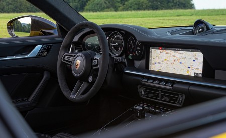 2020 Porsche 911 Carrera Coupe (Color: Racing Yellow) Interior Wallpapers 450x275 (122)