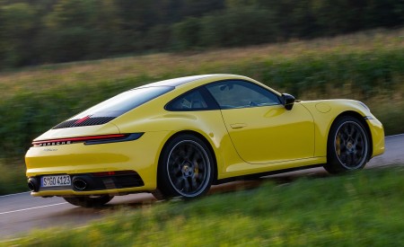 2020 Porsche 911 Carrera Coupe (Color: Racing Yellow) Rear Three-Quarter Wallpapers 450x275 (94)