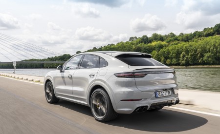 2020 Porsche Cayenne Turbo S E-Hybrid Coupe Rear Three-Quarter Wallpapers 450x275 (13)