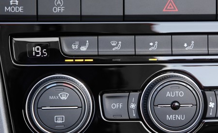2020 Volkswagen T-Roc Cabriolet Central Console Wallpapers 450x275 (71)