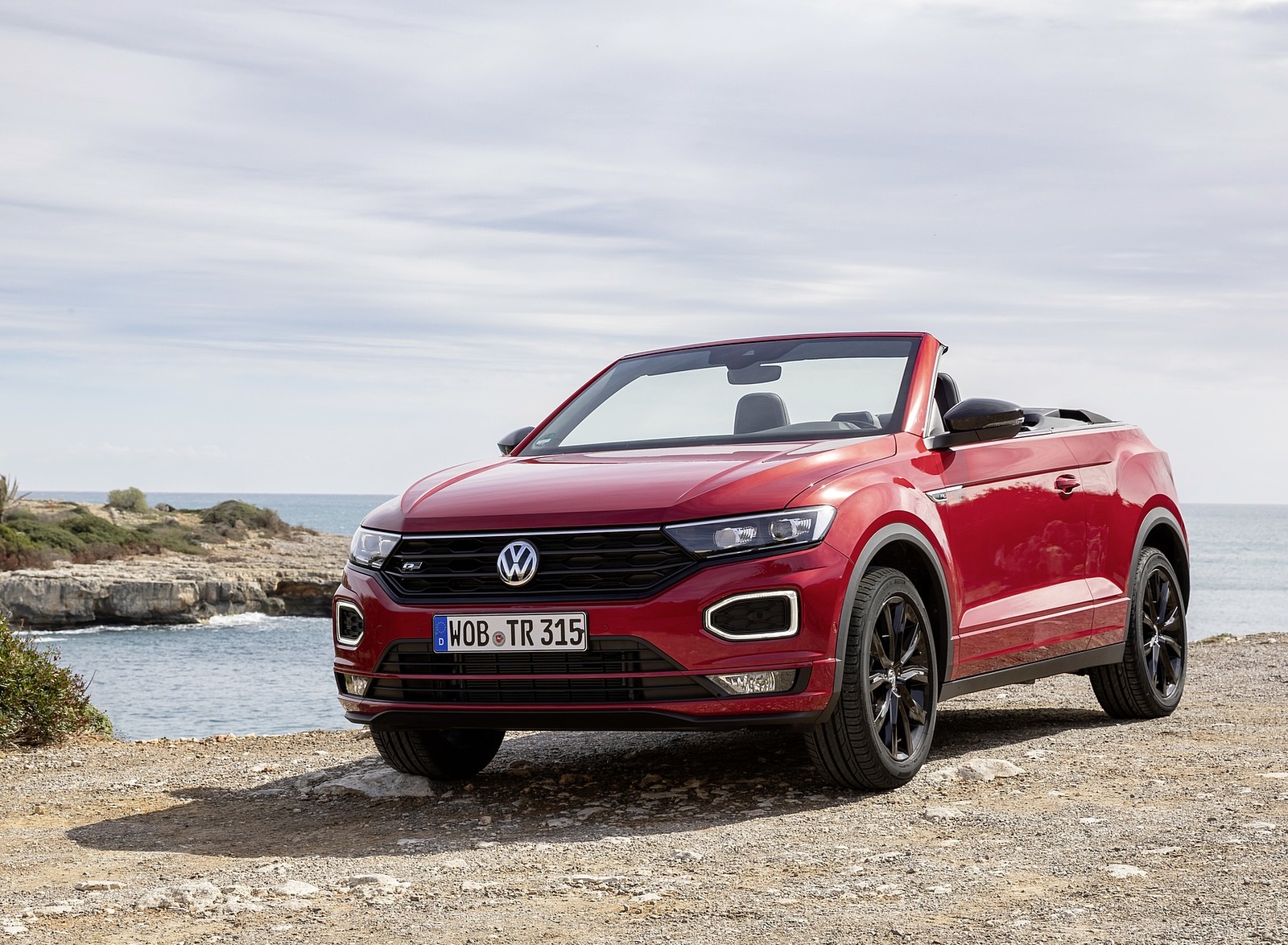 2020 Volkswagen T-Roc Cabriolet Front Three-Quarter Wallpapers #108 of 205