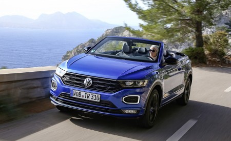 2020 Volkswagen T-Roc Cabriolet Front Three-Quarter Wallpapers 450x275 (2)