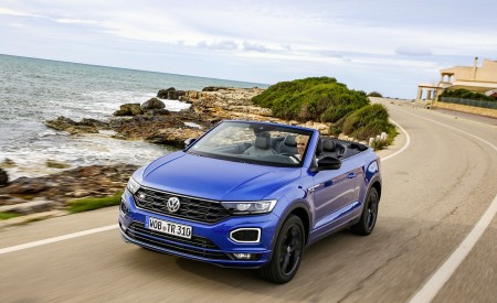 2020 Volkswagen T-Roc Cabriolet Front Three-Quarter Wallpapers 450x275 (24)