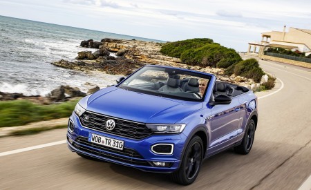2020 Volkswagen T-Roc Cabriolet Front Three-Quarter Wallpapers 450x275 (25)