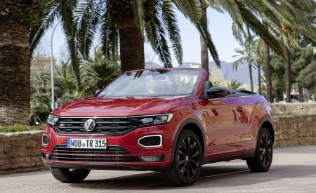 2020 Volkswagen T-Roc Cabriolet Front Three-Quarter Wallpapers 450x275 (117)