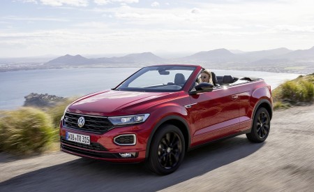 2020 Volkswagen T-Roc Cabriolet Front Three-Quarter Wallpapers 450x275 (94)