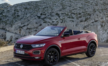 2020 Volkswagen T-Roc Cabriolet Front Three-Quarter Wallpapers 450x275 (104)