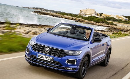 2020 Volkswagen T-Roc Cabriolet Front Three-Quarter Wallpapers 450x275 (28)