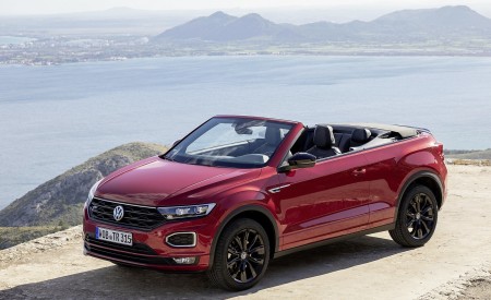 2020 Volkswagen T-Roc Cabriolet Front Three-Quarter Wallpapers 450x275 (105)