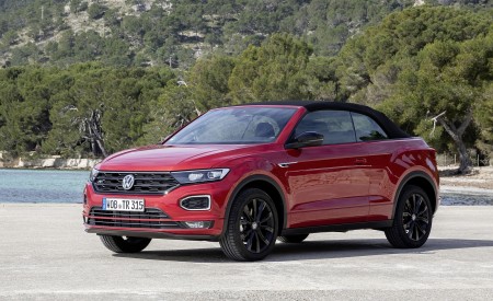2020 Volkswagen T-Roc Cabriolet Front Three-Quarter Wallpapers 450x275 (133)