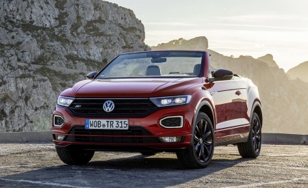 2020 Volkswagen T-Roc Cabriolet Front Three-Quarter Wallpapers 450x275 (107)