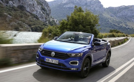 2020 Volkswagen T-Roc Cabriolet Front Three-Quarter Wallpapers 450x275 (31)