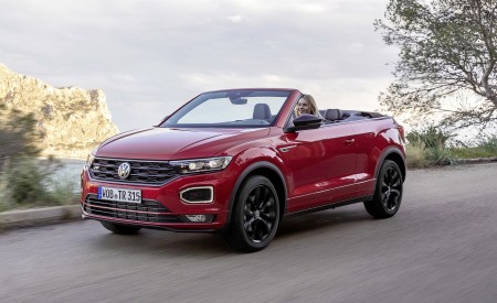 2020 Volkswagen T-Roc Cabriolet Front Three-Quarter Wallpapers 450x275 (85)