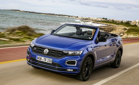 2020 Volkswagen T-Roc Cabriolet Front Three-Quarter Wallpapers 450x275 (45)