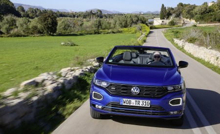 2020 Volkswagen T-Roc Cabriolet Front Wallpapers 450x275 (34)