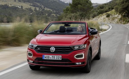 2020 Volkswagen T-Roc Cabriolet Front Wallpapers 450x275 (87)