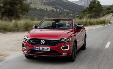 2020 Volkswagen T-Roc Cabriolet Front Wallpapers 450x275 (88)