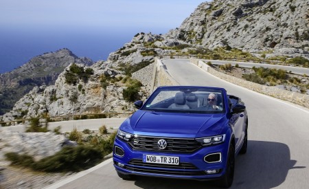 2020 Volkswagen T-Roc Cabriolet Front Wallpapers 450x275 (17)