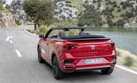 2020 Volkswagen T-Roc Cabriolet Rear Three-Quarter Wallpapers 450x275 (97)