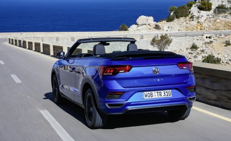 2020 Volkswagen T-Roc Cabriolet Rear Three-Quarter Wallpapers 450x275 (18)