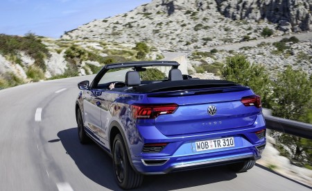 2020 Volkswagen T-Roc Cabriolet Rear Three-Quarter Wallpapers 450x275 (10)