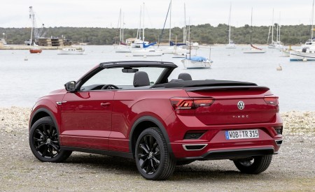 2020 Volkswagen T-Roc Cabriolet Rear Three-Quarter Wallpapers 450x275 (136)