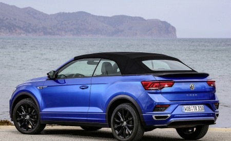 2020 Volkswagen T-Roc Cabriolet Rear Three-Quarter Wallpapers 450x275 (55)
