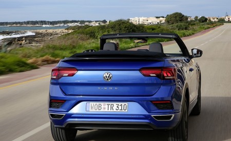 2020 Volkswagen T-Roc Cabriolet Rear Wallpapers 450x275 (46)