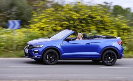2020 Volkswagen T-Roc Cabriolet Side Wallpapers 450x275 (38)