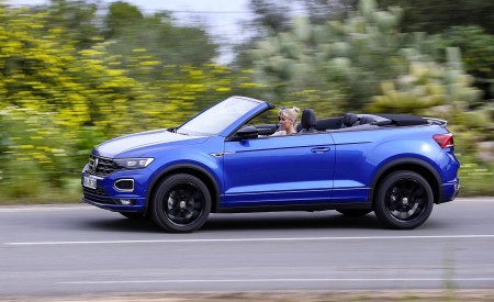 2020 Volkswagen T-Roc Cabriolet Side Wallpapers 450x275 (39)