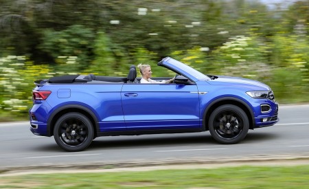 2020 Volkswagen T-Roc Cabriolet Side Wallpapers 450x275 (40)