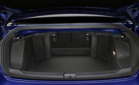 2020 Volkswagen T-Roc Cabriolet Trunk Wallpapers 450x275 (80)