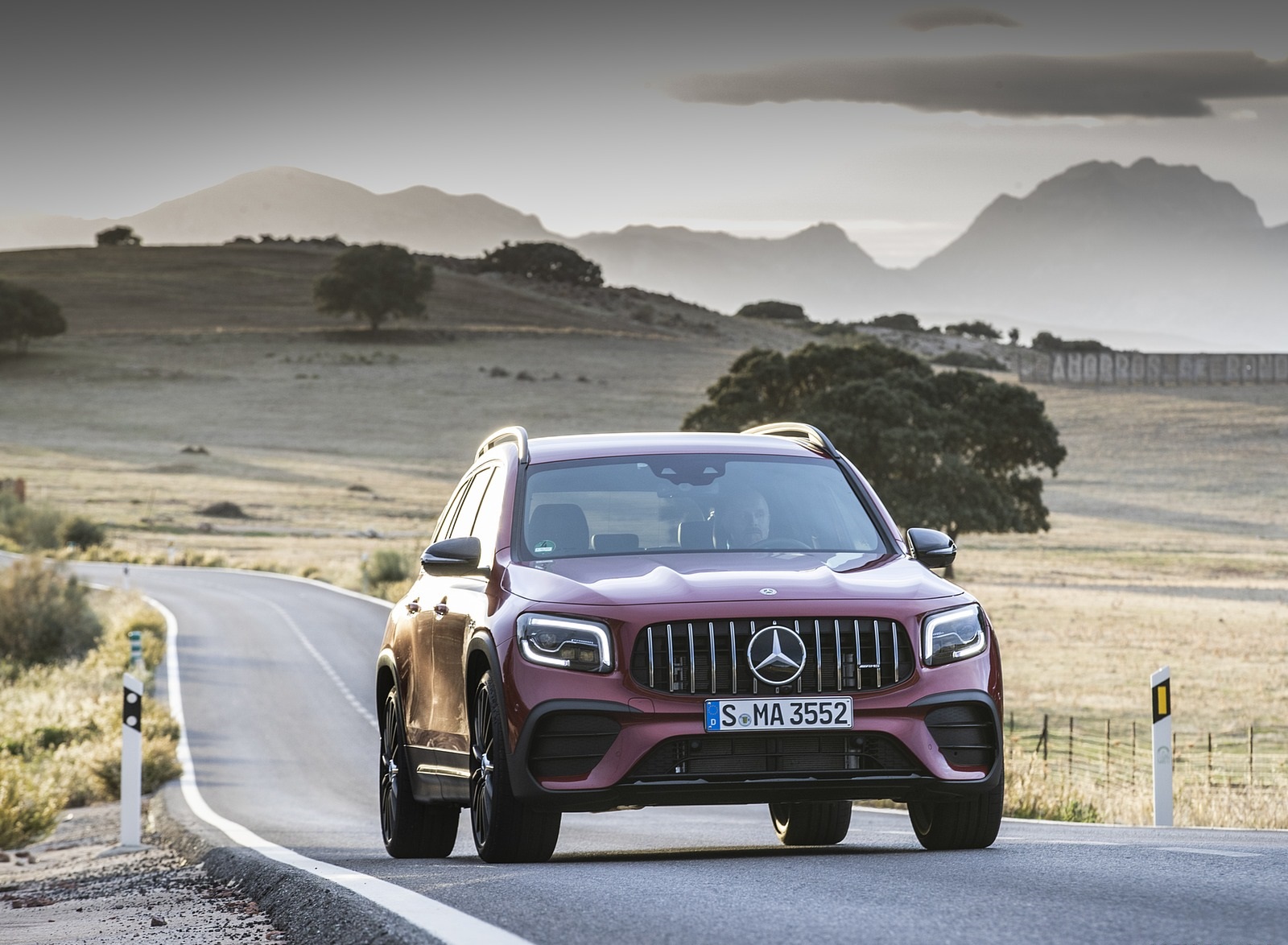 2021 Mercedes-AMG GLB 35 4MATIC (Color: Designo Patagonia Red Metallic) Front Wallpapers #44 of 95