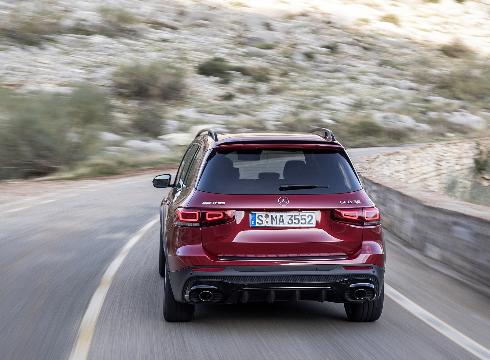 2021 Mercedes-AMG GLB 35 4MATIC (Color: Designo Patagonia Red Metallic) Rear Wallpapers #47 of 95