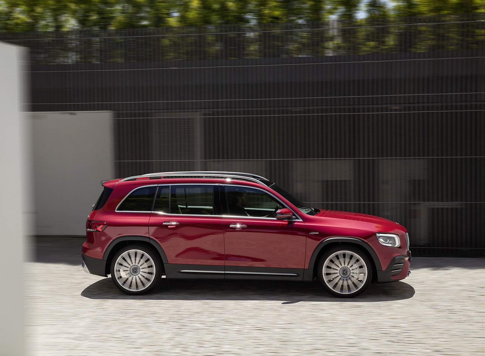 2021 Mercedes-AMG GLB 35 4MATIC (Color: Designo Patagonia Red Metallic) Side Wallpapers #87 of 95